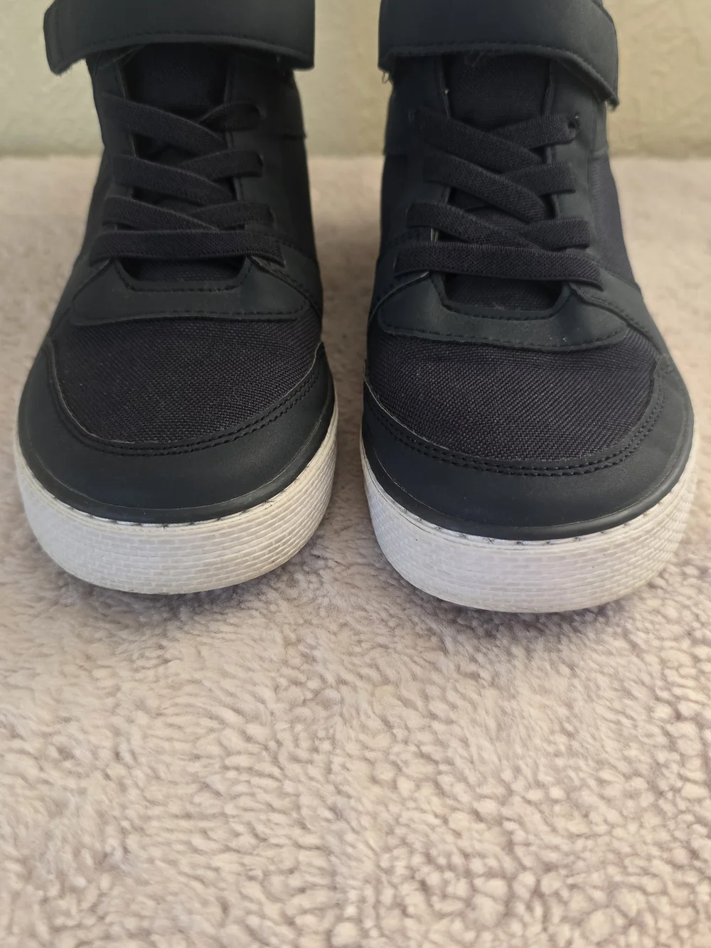 High-Top Blue Sneakers Size 6 - Excellent Condition
